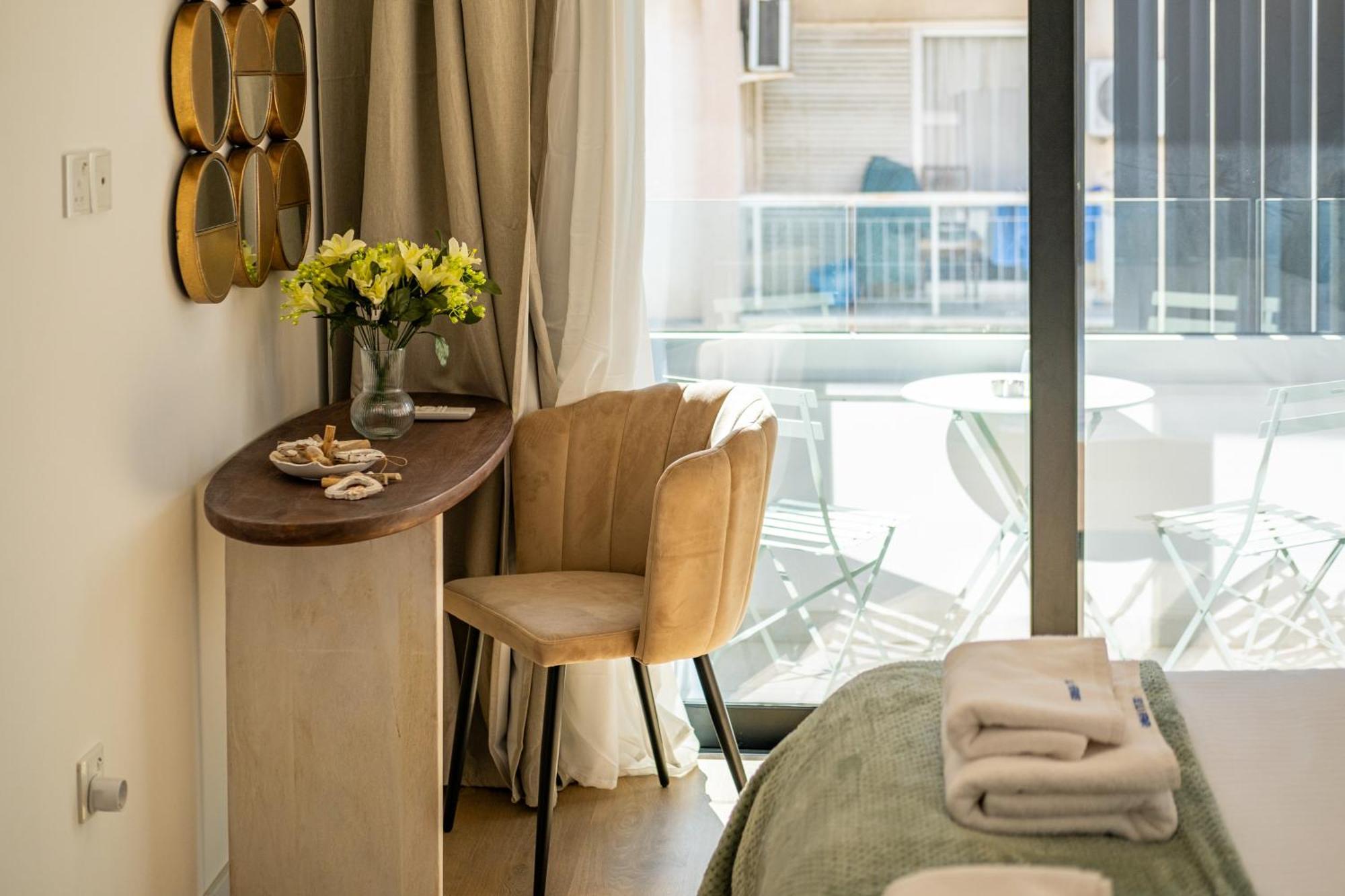 Lazuli Hermes Apartments ラルナカ エクステリア 写真